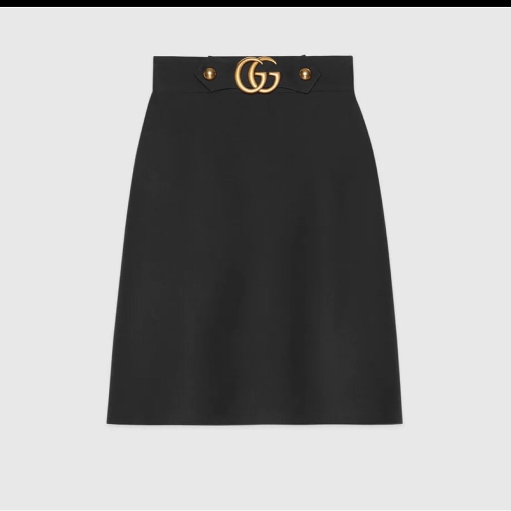 Gucci SZ 42- 4-6 us navy blue knee length brand new